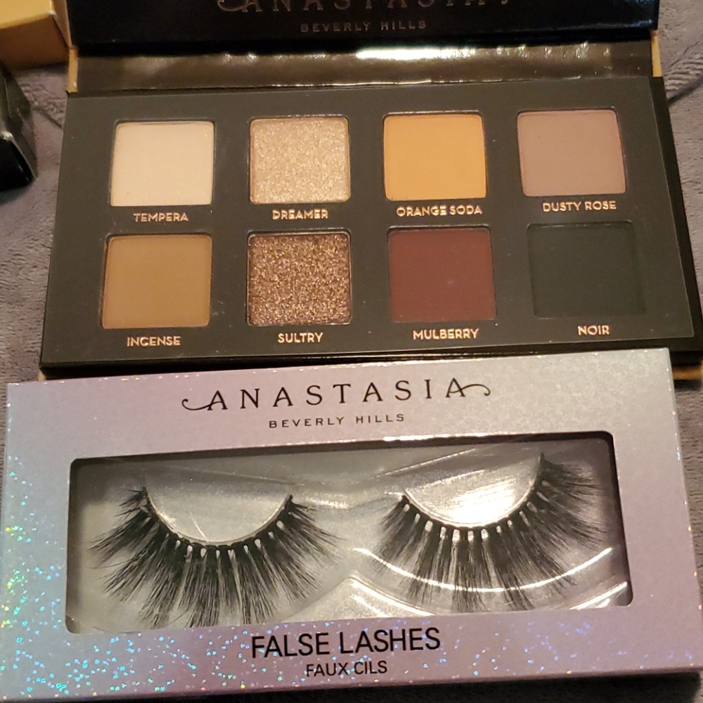 NIB ANASTASIA Bundle - Picture 3 of 6